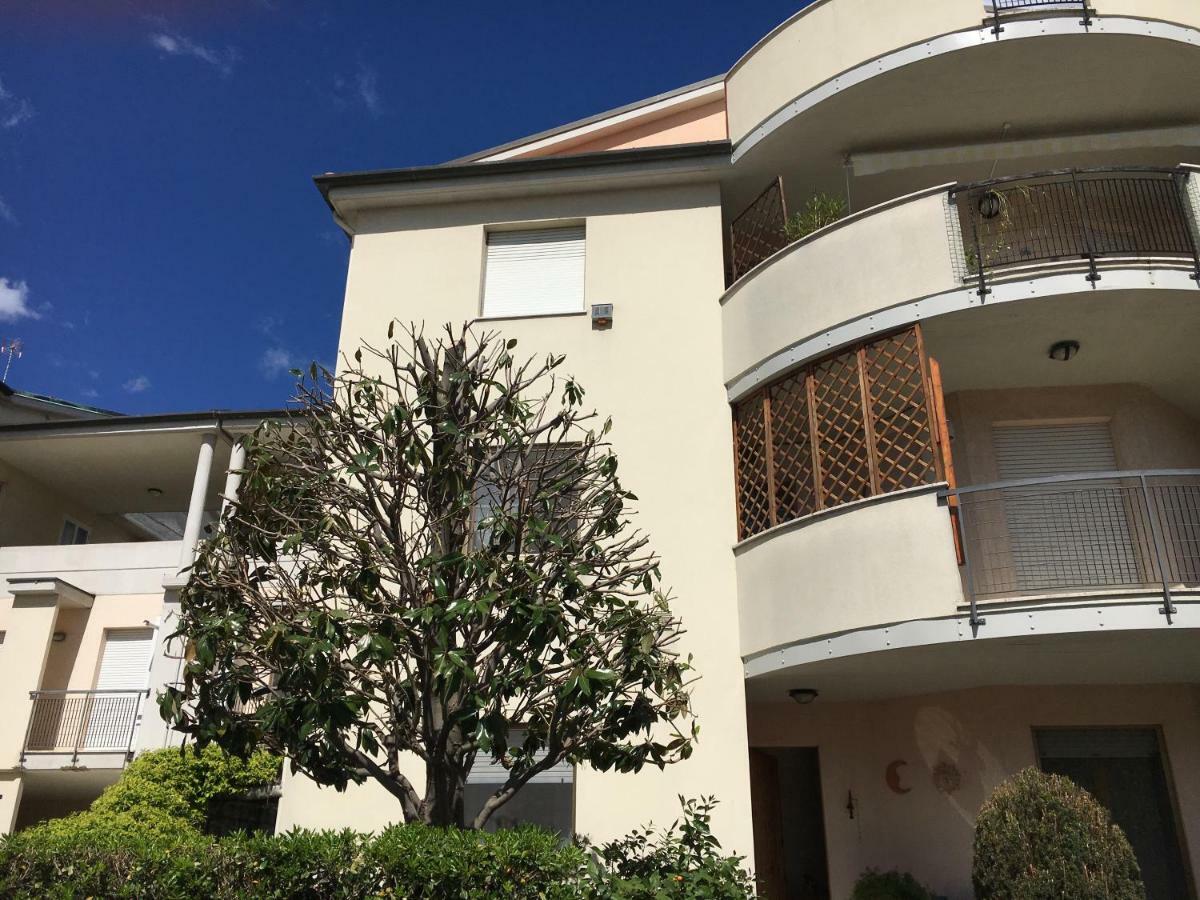 La Casa Di Lory Apartman Falconara Marittima Kültér fotó