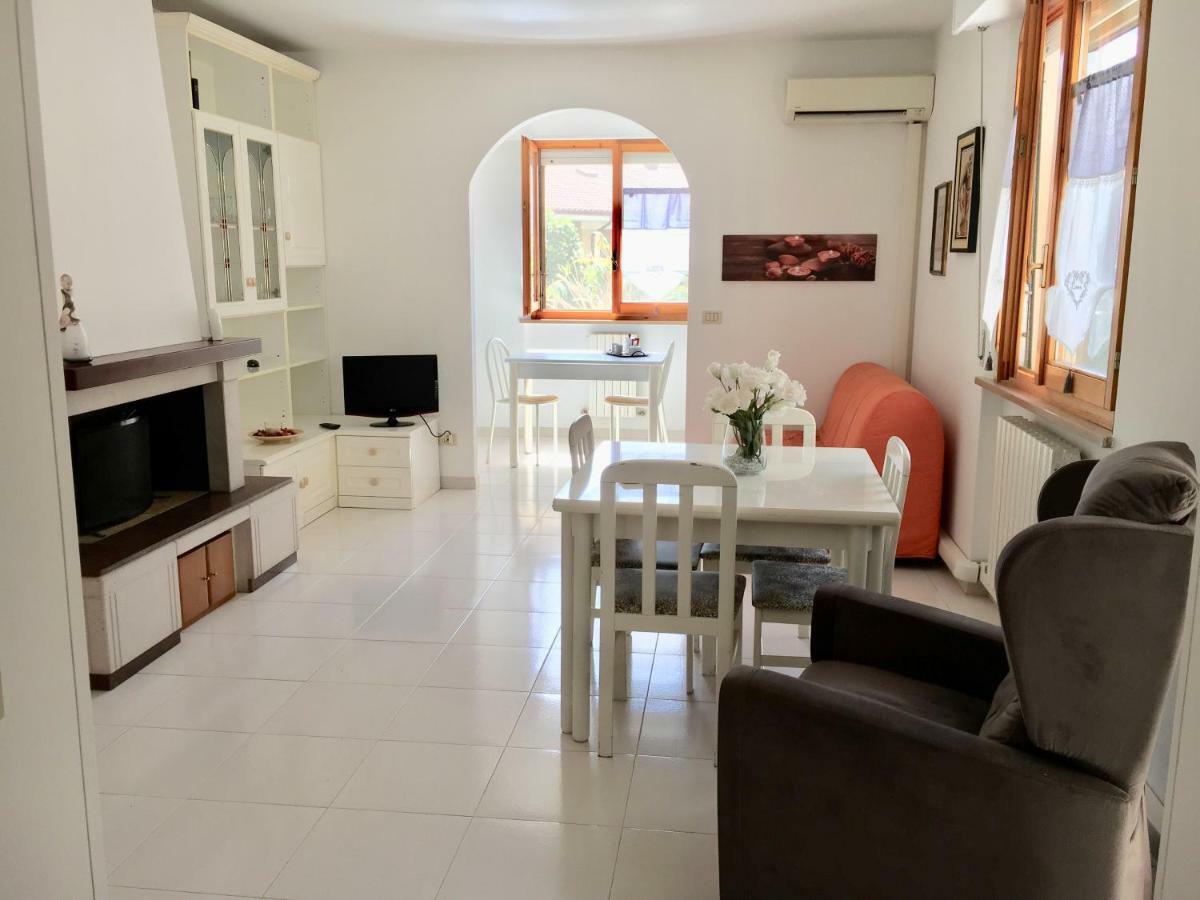 La Casa Di Lory Apartman Falconara Marittima Kültér fotó